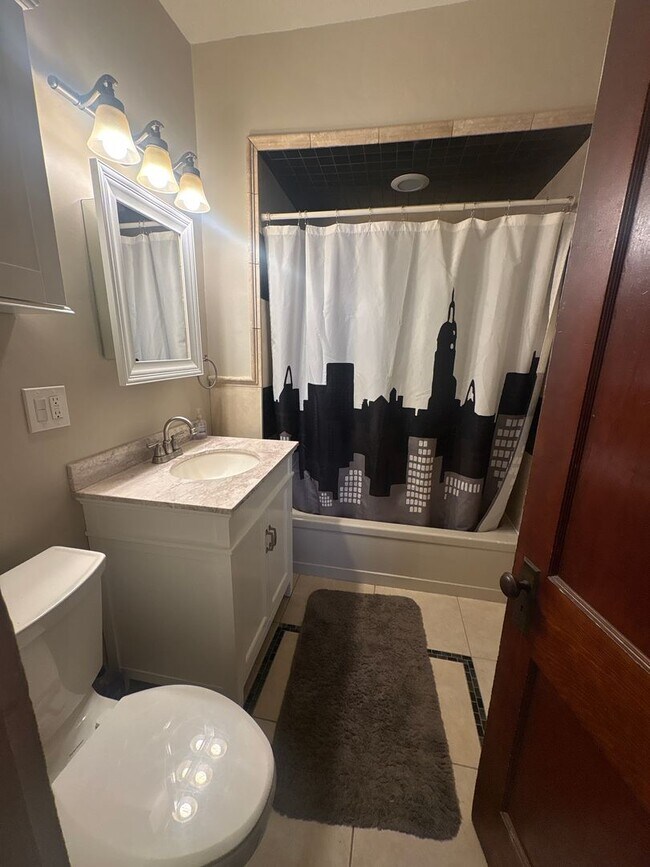 Building Photo - Waterbury1647