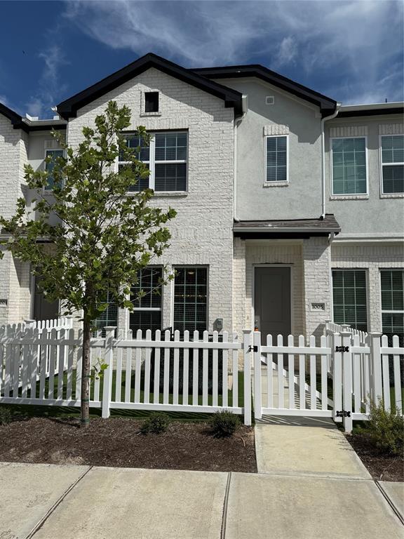 Building Photo - 12400 Greens Rd