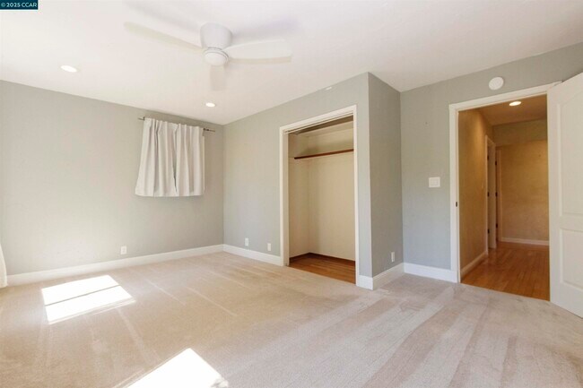 Building Photo - 409 Soule Ave
