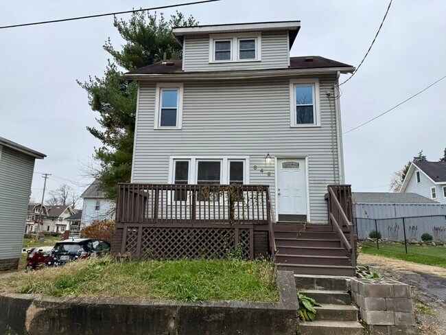 Building Photo - 846 Lee Dr