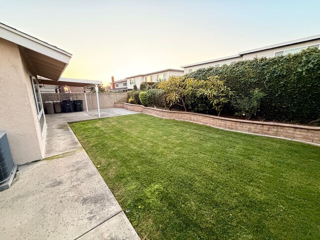 Building Photo - Beautiful 4 Bedroom 3 Bathroom La Palma House For Rent!