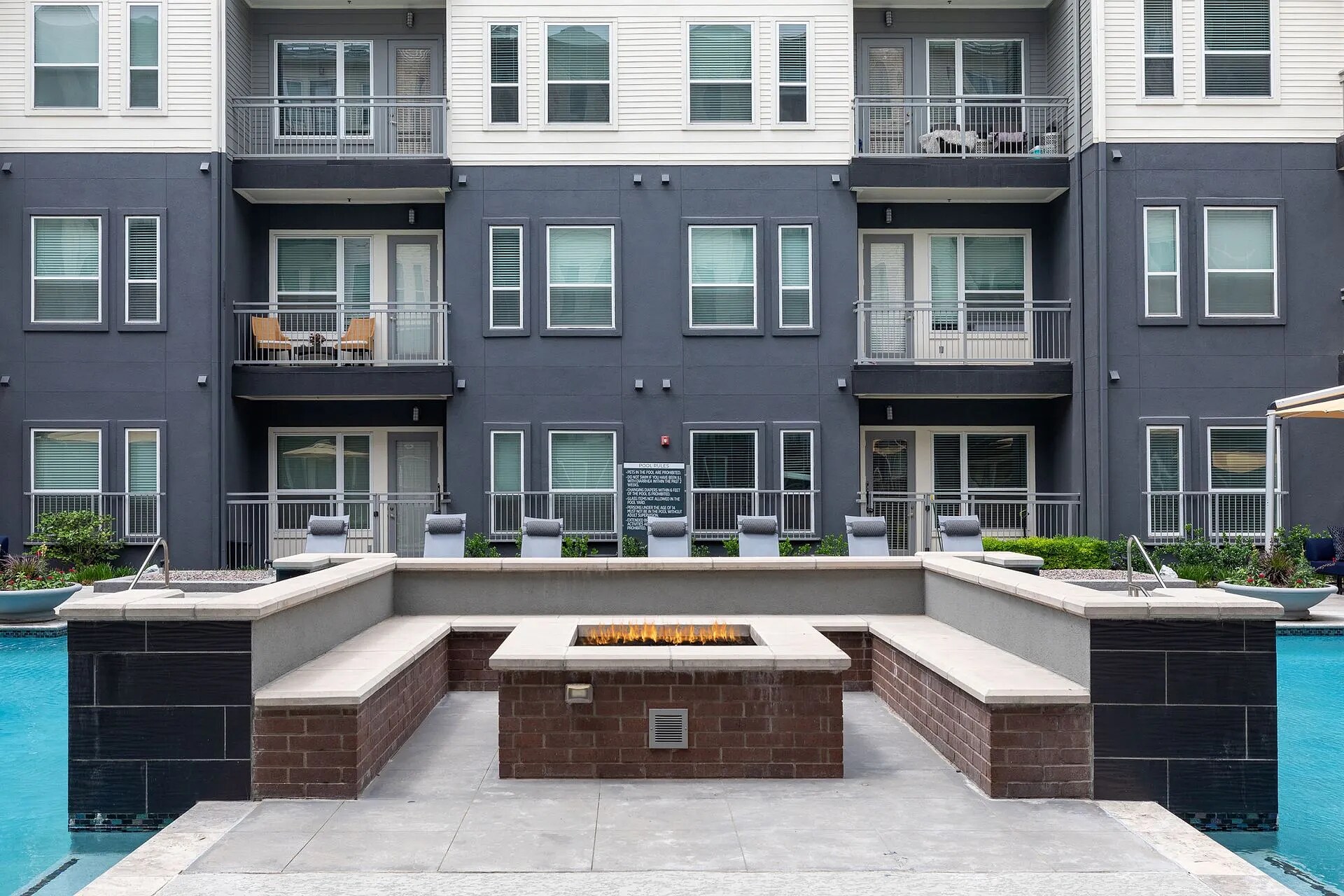 Building Photo - 3501 Ross Ave