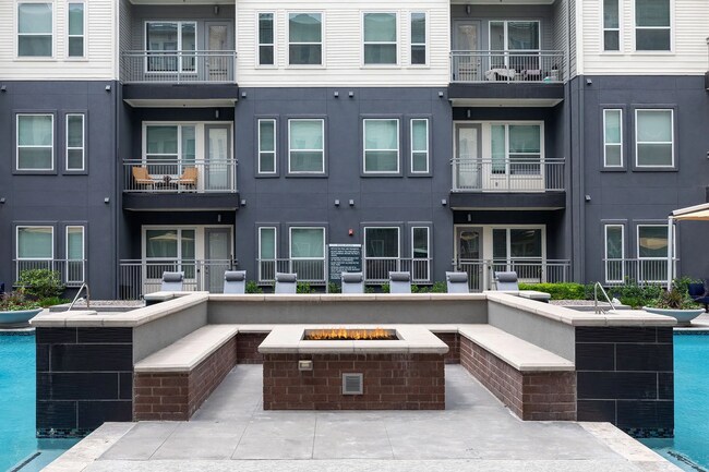 Building Photo - 3501 Ross Ave