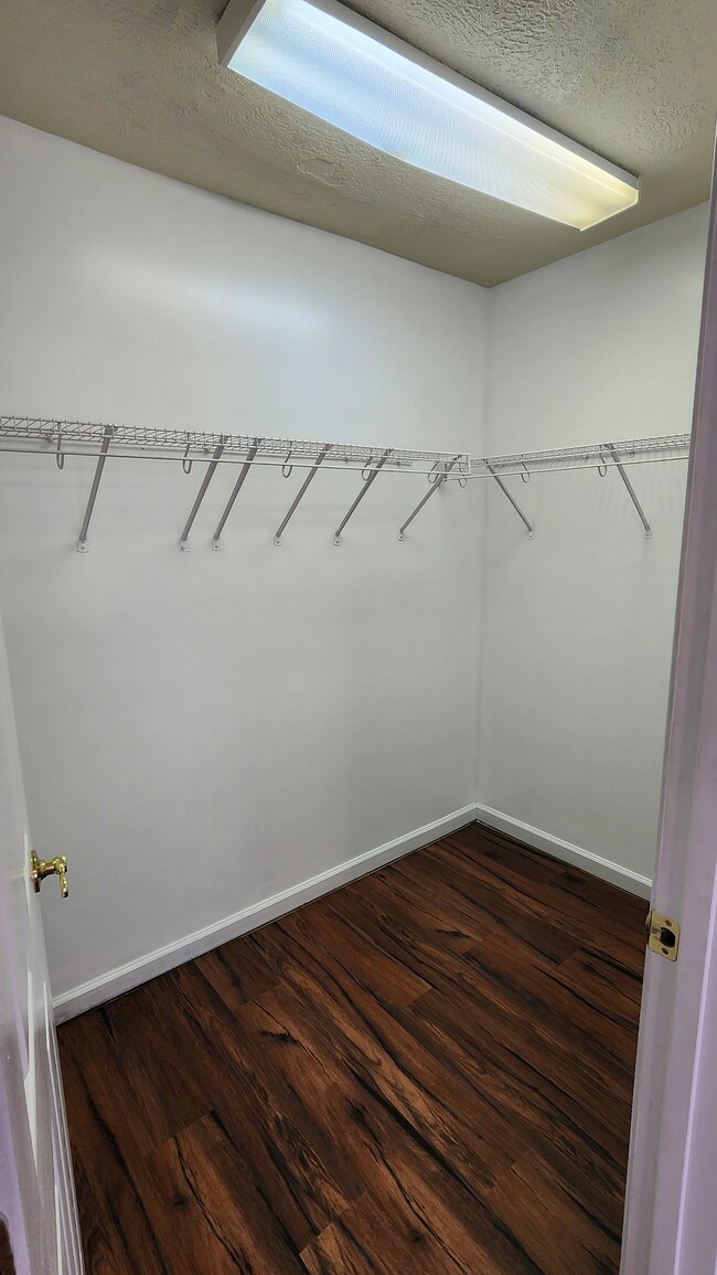 Building Photo - 1524 Mayberry Ln