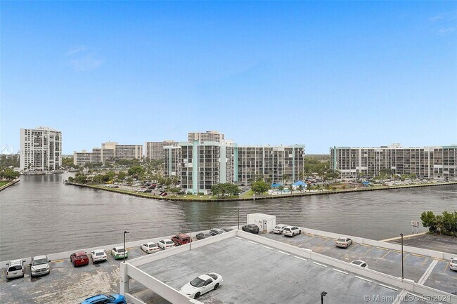 Building Photo - 3800 S Ocean Dr