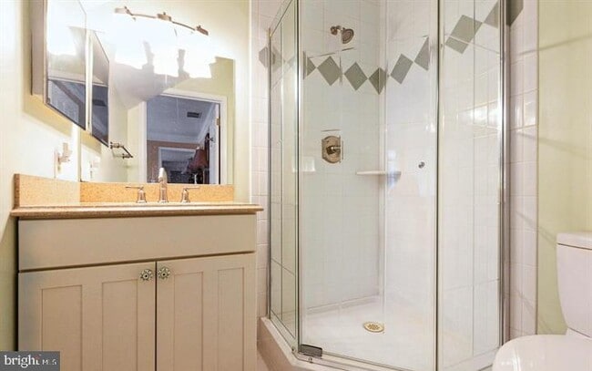 Building Photo - 10418 Willow Crest Ct