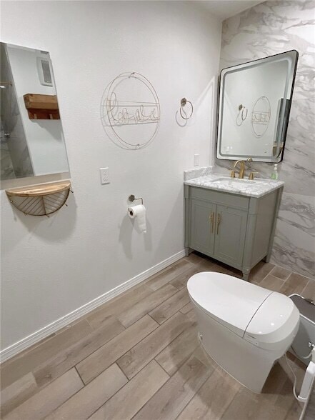 Building Photo - 4489 Oak View Dr