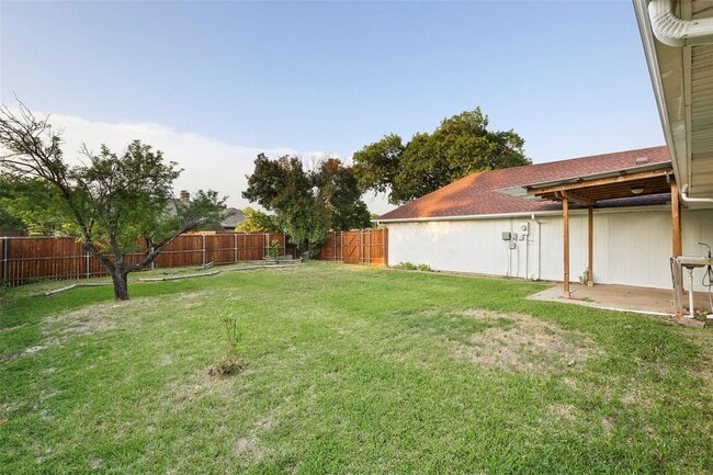 Building Photo - 10135 Rita Rd