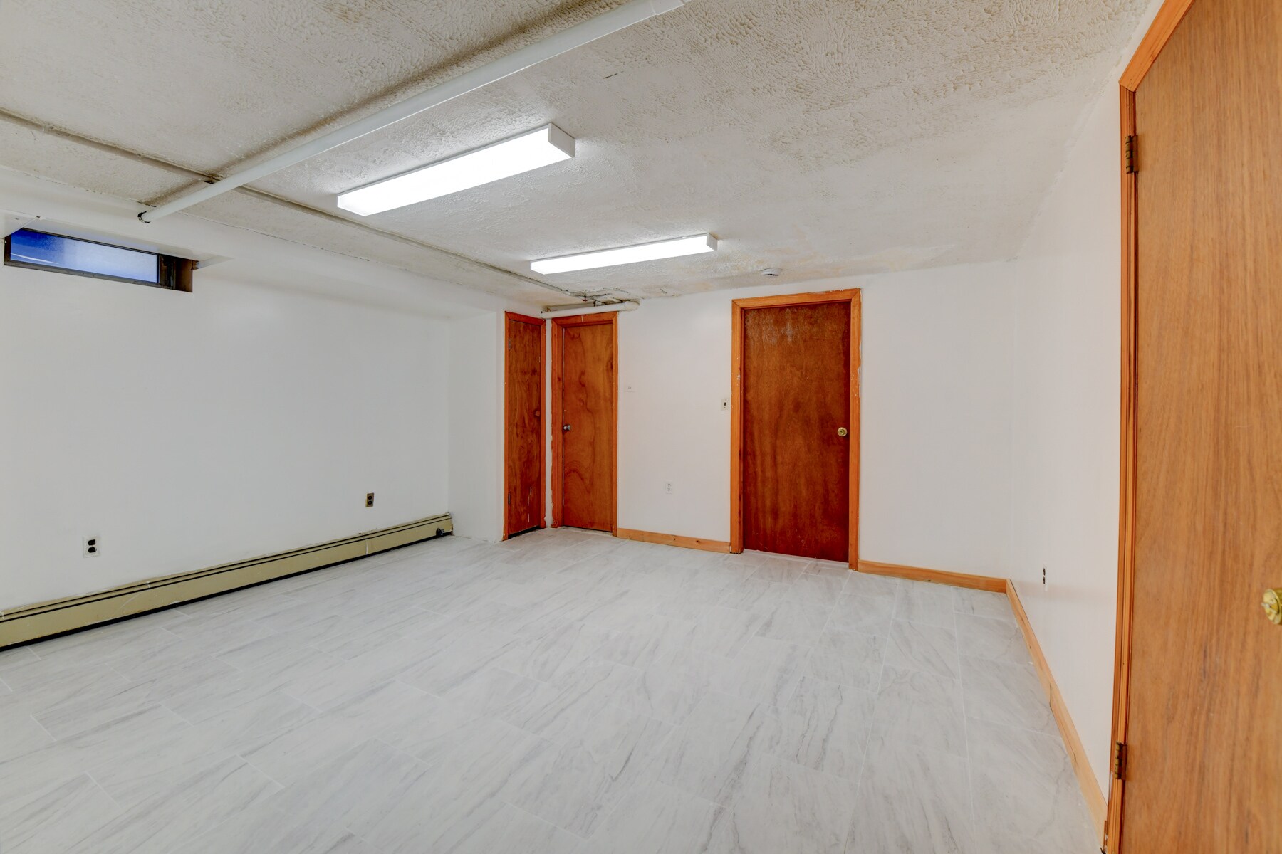 Building Photo - 71 Carmer Ave