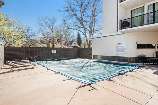 Building Photo - 421 S Howes St