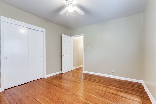 Building Photo - 229-N