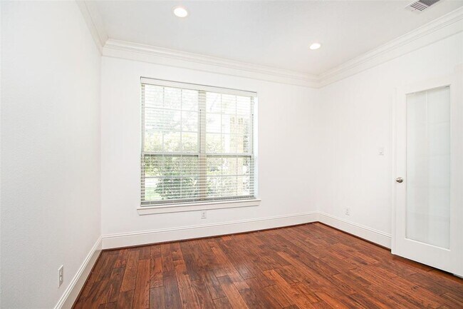 Building Photo - 8127 Caroline Ridge Dr