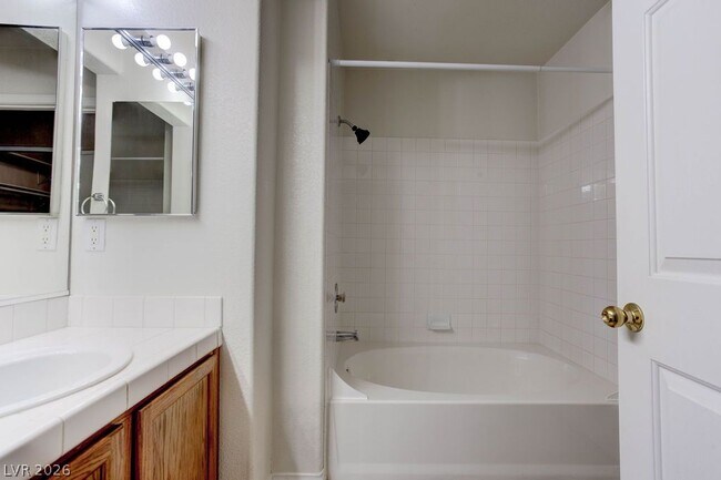 Building Photo - 3661 Renovah St