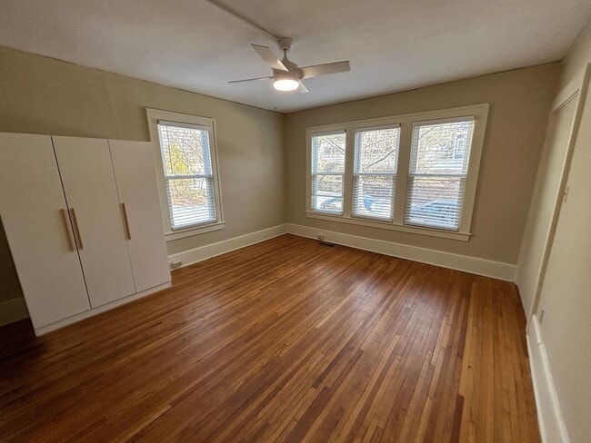 Building Photo - Central AVL - Beautifully Restored and Updated Apartment
