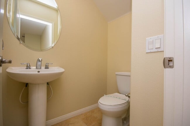 Building Photo - 3BD Home in the Belmount Community of San ...