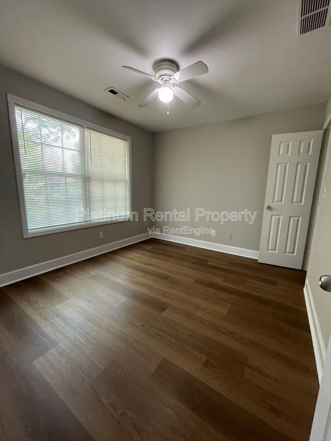 Building Photo - 1135 Coleman St SW