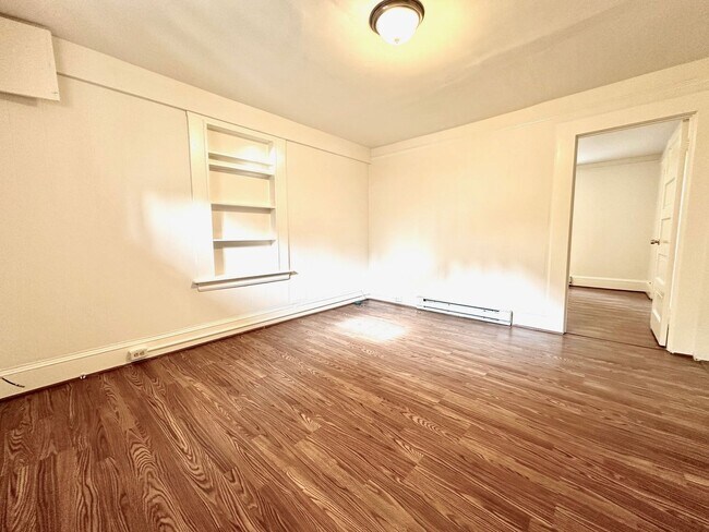 Building Photo - 362 Moultrie Street