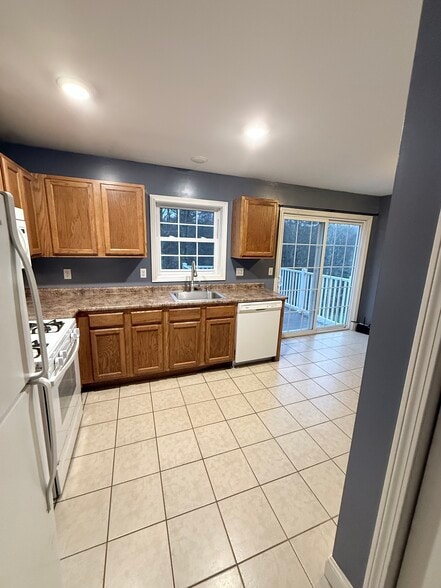 Kitchen - 7 Pleasant Woods