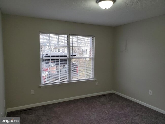 Building Photo - 366 Alsberry St