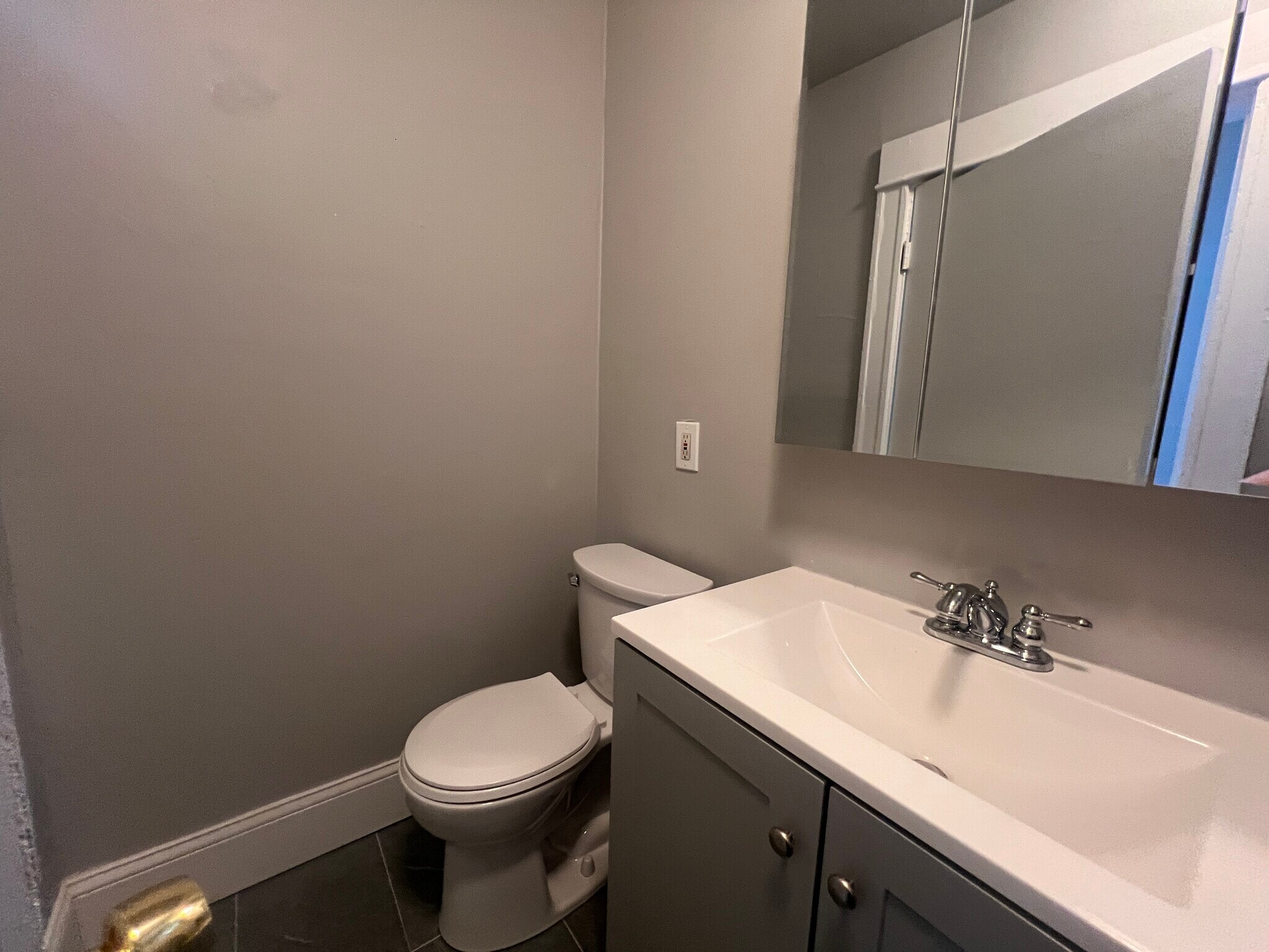 Building Photo - 376 Riverway