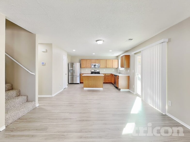 Building Photo - 6407 Black Hawk Dr NE