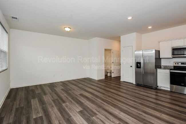 Building Photo - 310 Penn Sta Wy