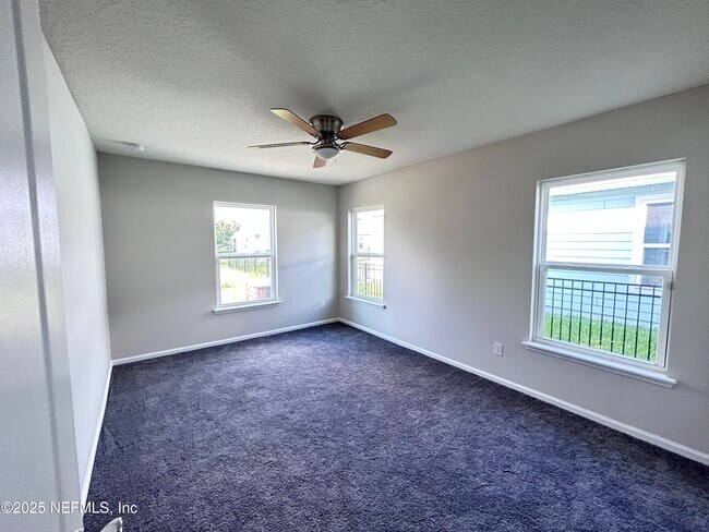 Building Photo - 102 Bluejack Ln