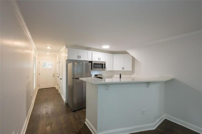 Building Photo - 2027 Lois Pl NW