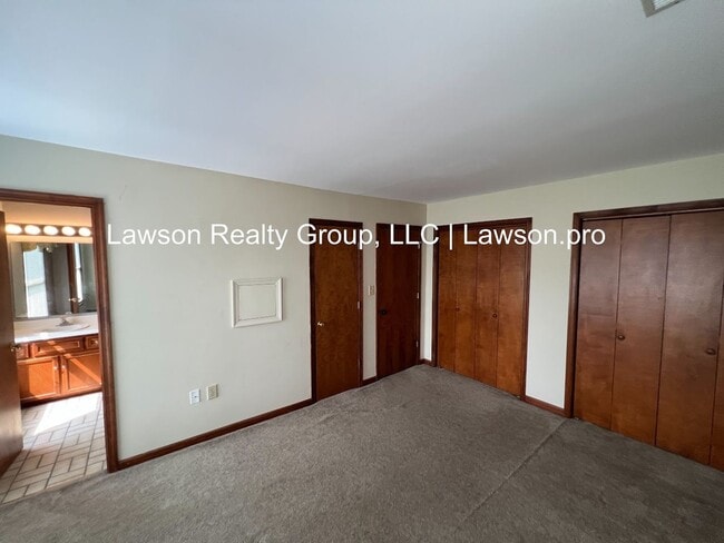 Building Photo - 2217 Jefferson St SW