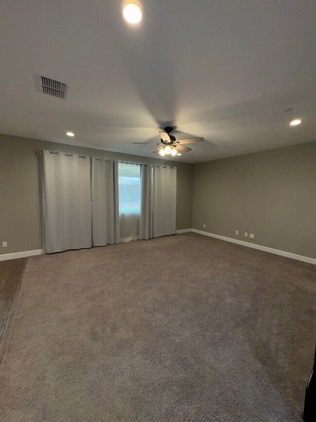 Building Photo - A Great House to Call Home!