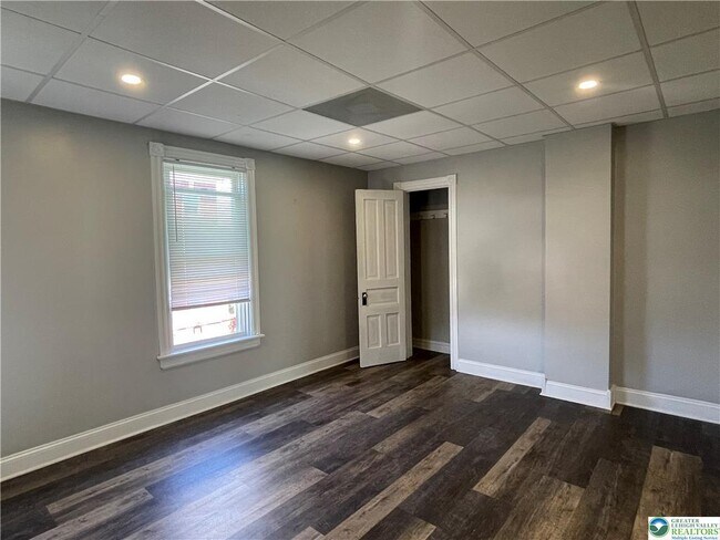 Building Photo - 1219 3rd St