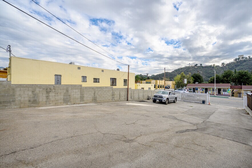 Building Photo - 6923 Foothill Blvd