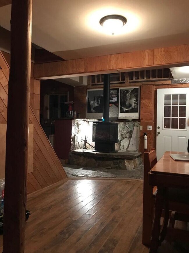 Building Photo - 250 Pheasant Rd