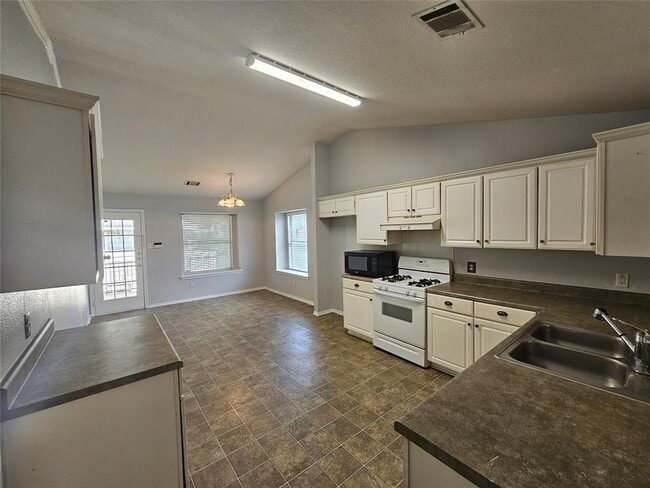 Building Photo - 4211 Mather