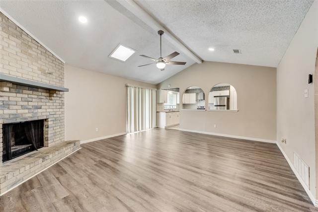 Building Photo - 512 W Oakdale Rd