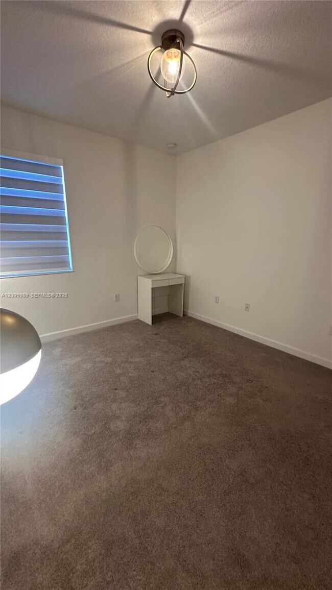 Building Photo - 3423 W 110th St