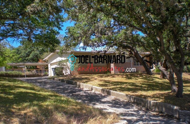 Primary Photo - **Available May 10** Large Split Level Hom...