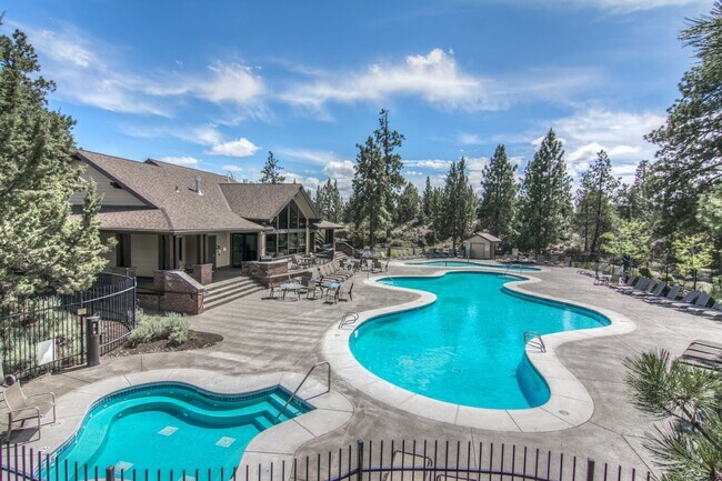 Building Photo - Modern 3-Bed in The Bridges with Community...