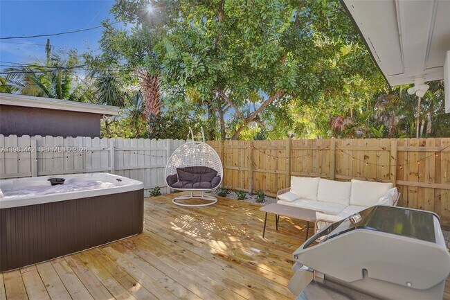 Building Photo - 1610 Polk St