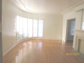 Building Photo - 5640 W 6th St