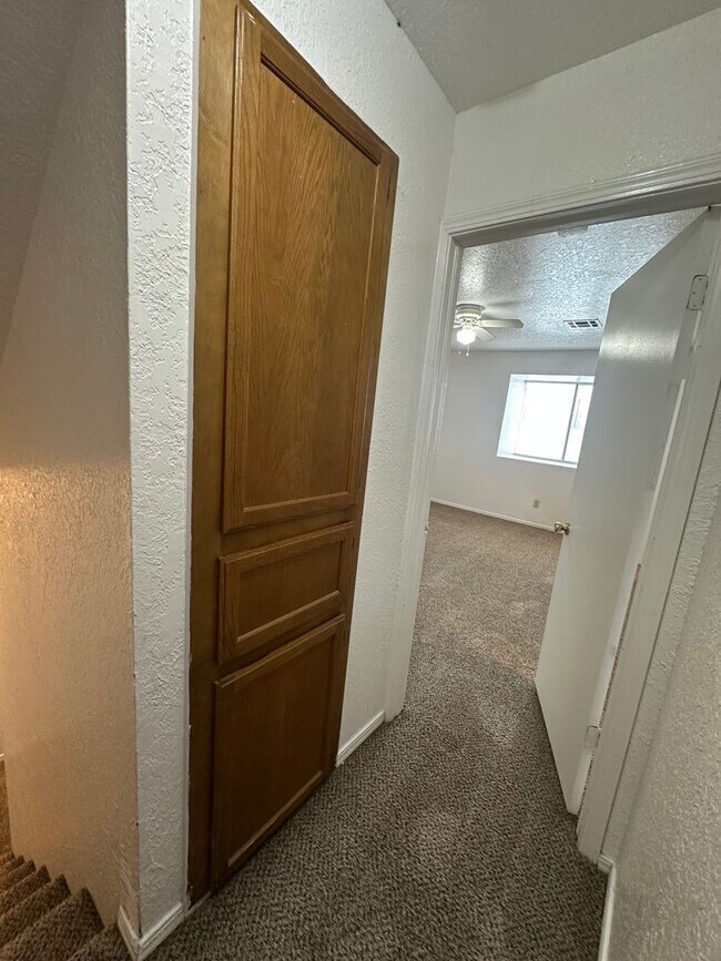 Building Photo - 1311 Eastgate Dr