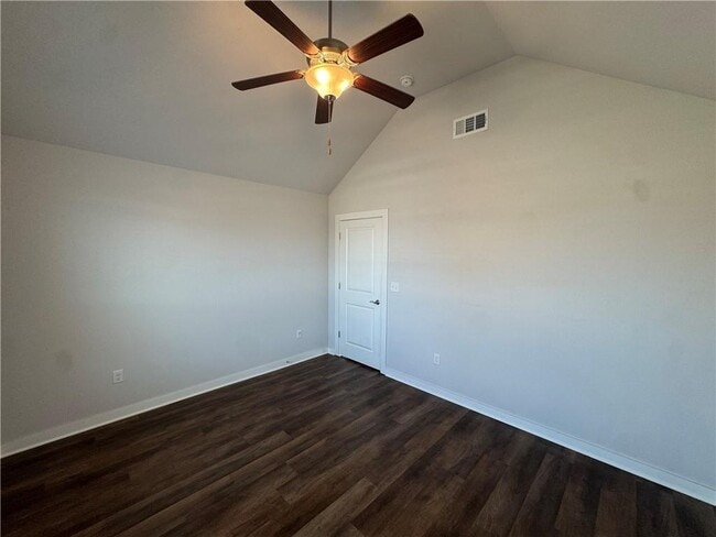 Building Photo - 4401 W Havana Ave