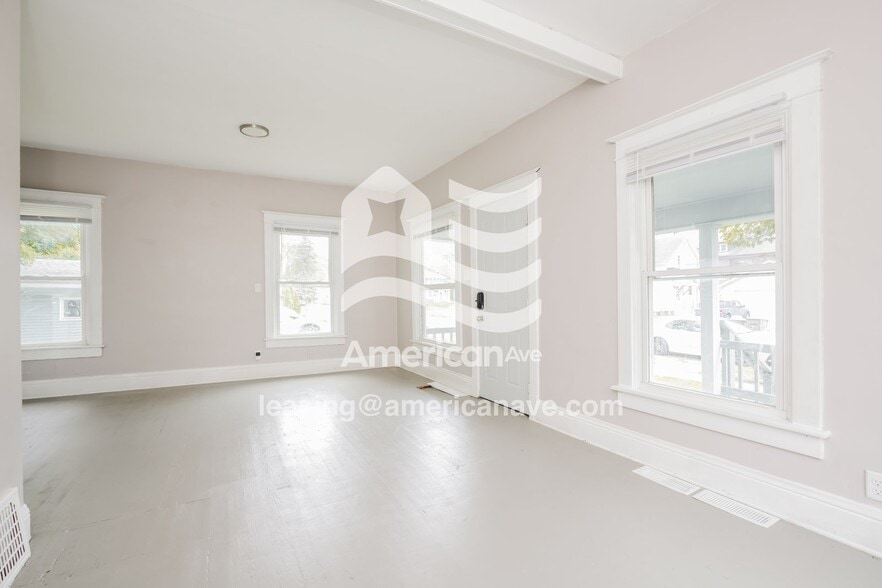 Building Photo - 114 W Cleveland Ave