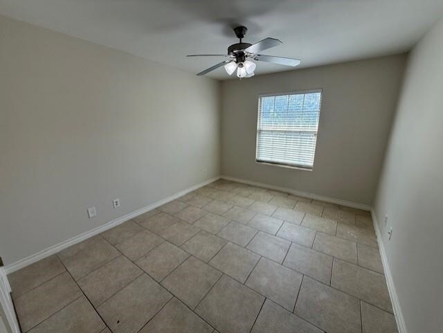 Building Photo - 2720 Camelot Dr