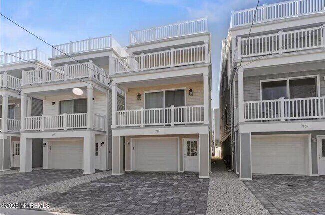 Building Photo - 207 Carteret Ave