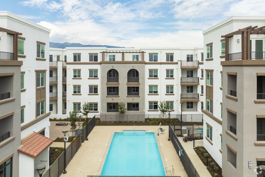 Building Photo - Alta Westwind