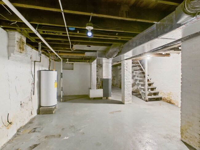 Building Photo - 1826 Boas St