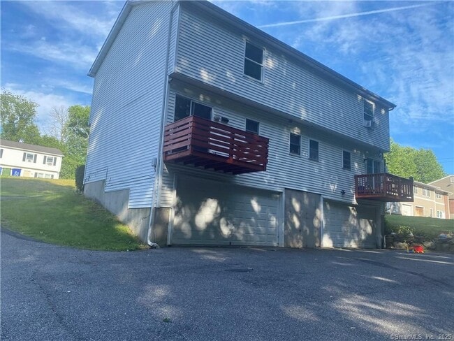 Building Photo - 53 Stonewall Ln