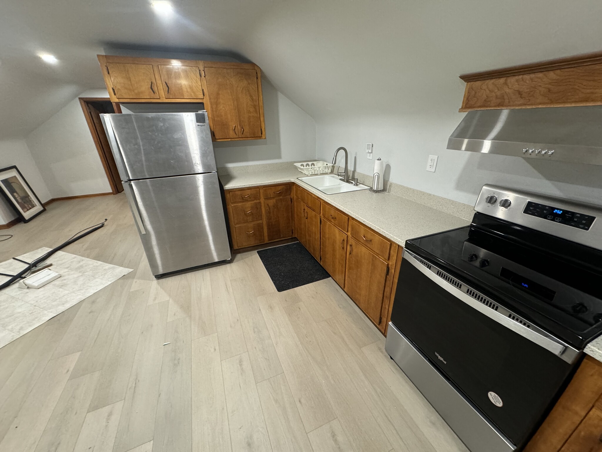 Building Photo - 737 Roseland Pl