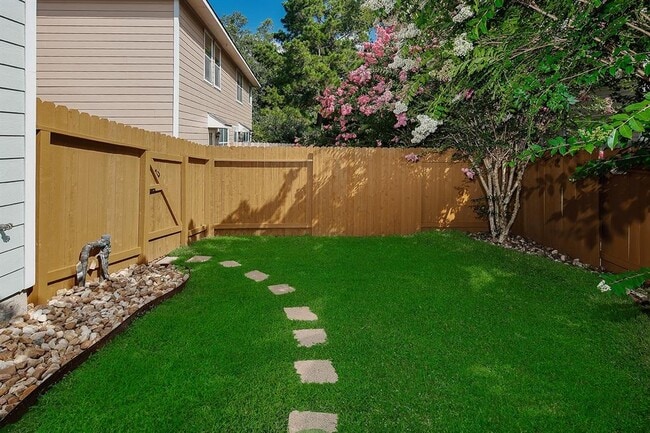 Building Photo - 11 Scenic Brook Ct